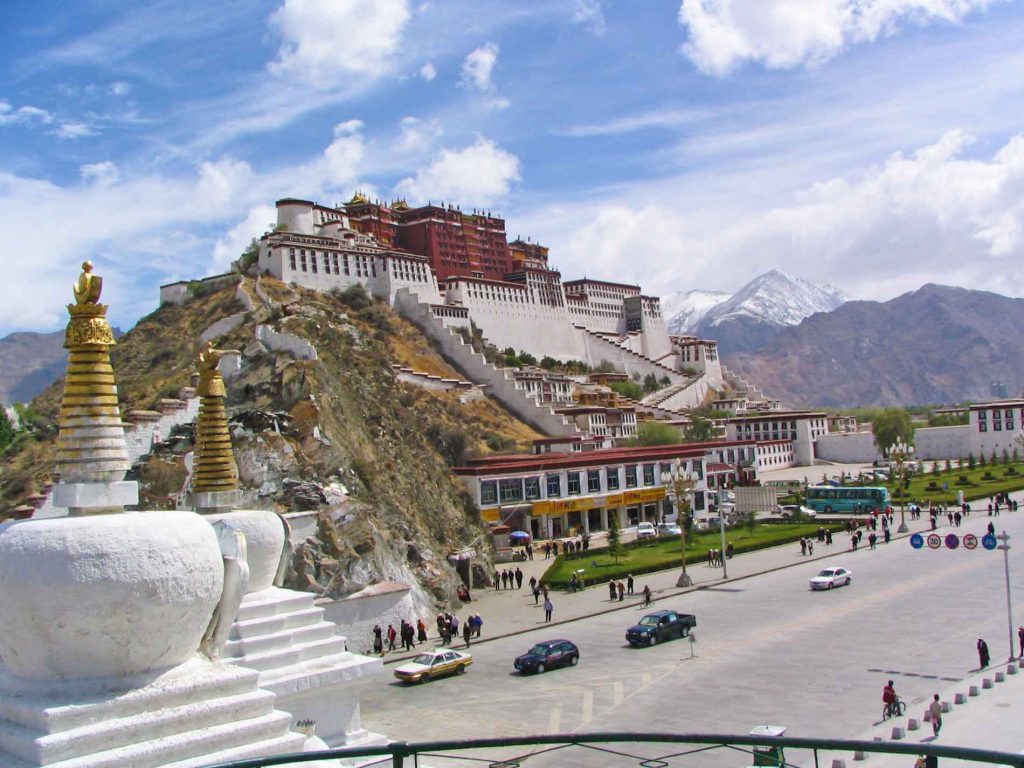 A Side View Of The Potala Palace In Lhasa